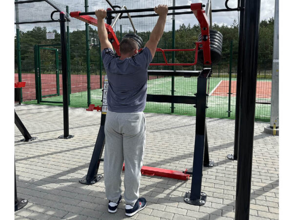 R09 Multifunctional Training machine for squats and schoulder press