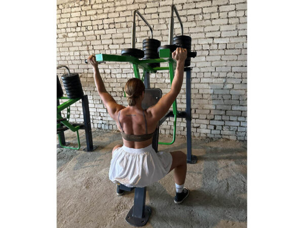 R13 Sitting Shoulder Press machine
