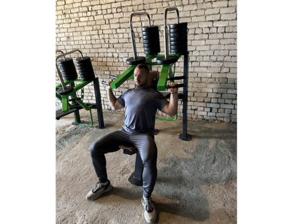 R13 Sitting Shoulder Press machine