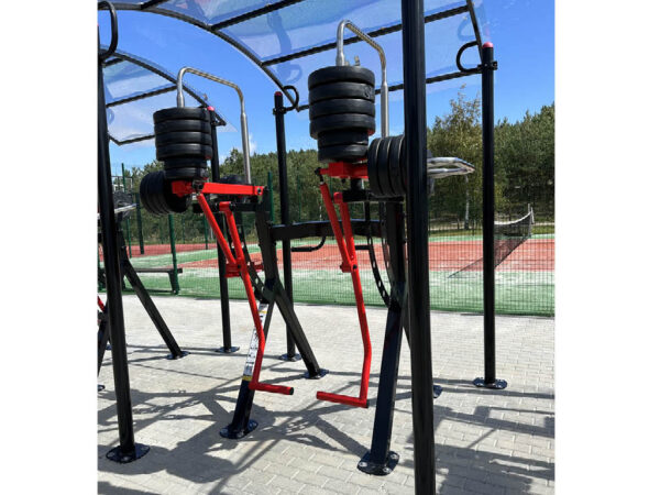 R18 Glute kick back Press machine