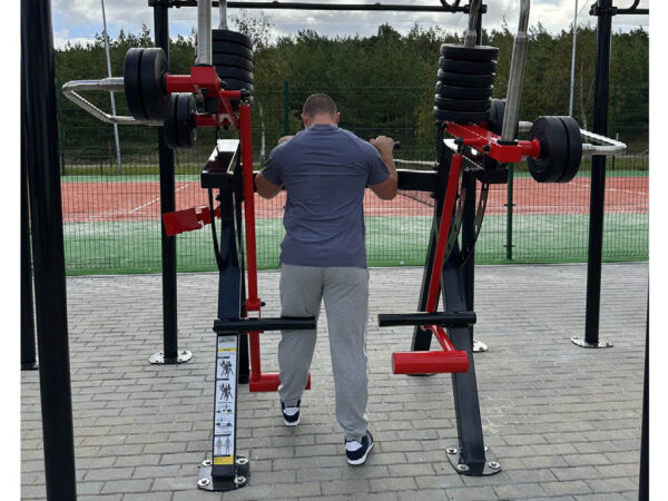 R20 Standing Leg Extension machine